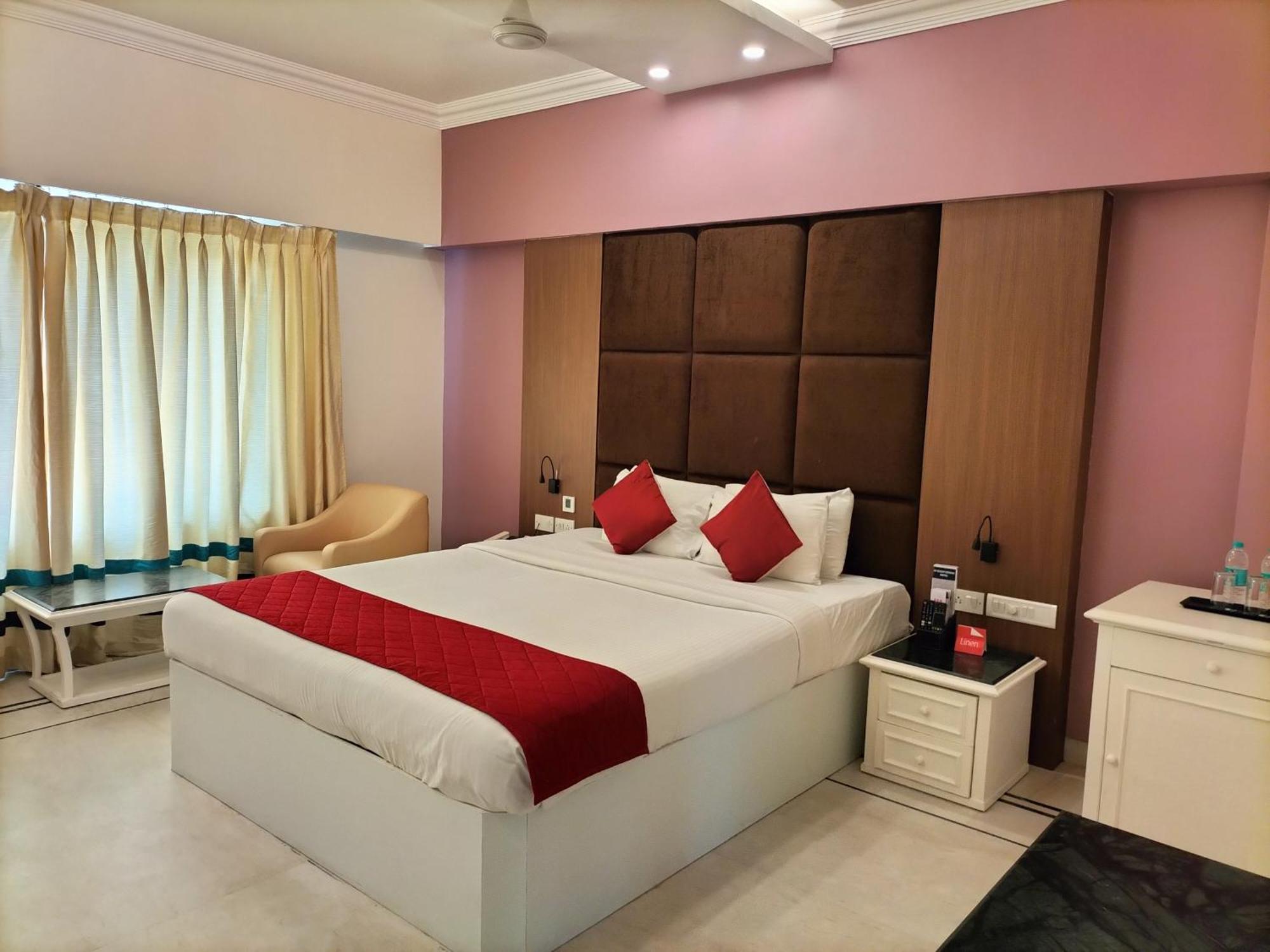 Zip By Spree Hotels Surabi International فيلوري المظهر الخارجي الصورة
