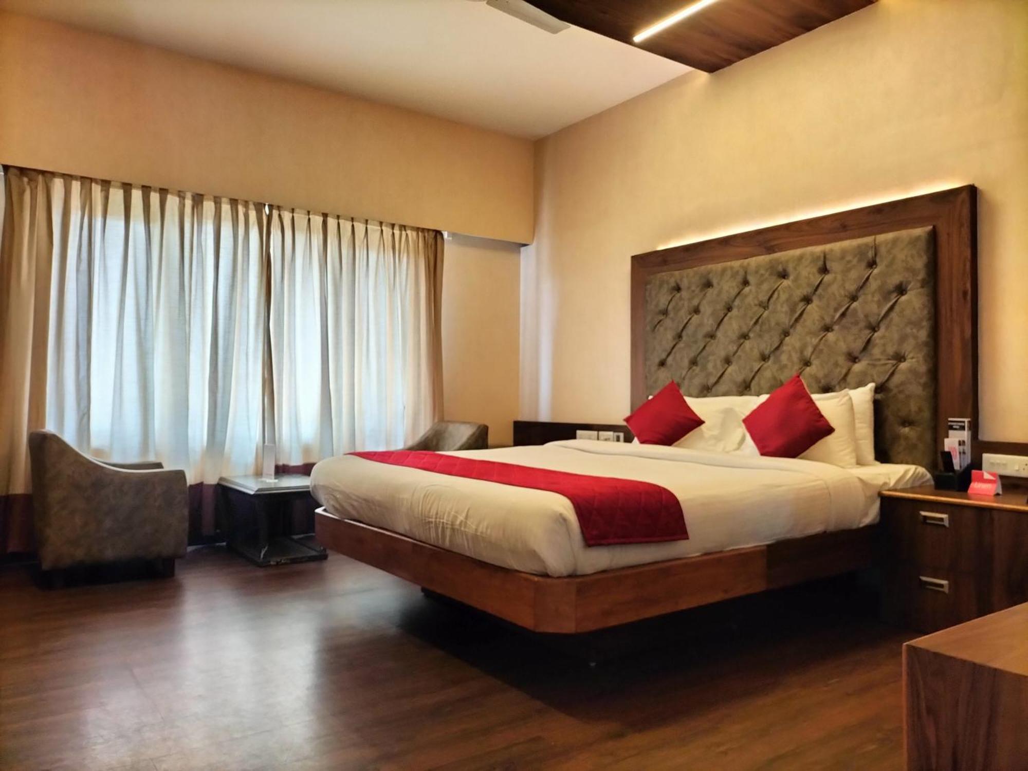 Zip By Spree Hotels Surabi International فيلوري المظهر الخارجي الصورة