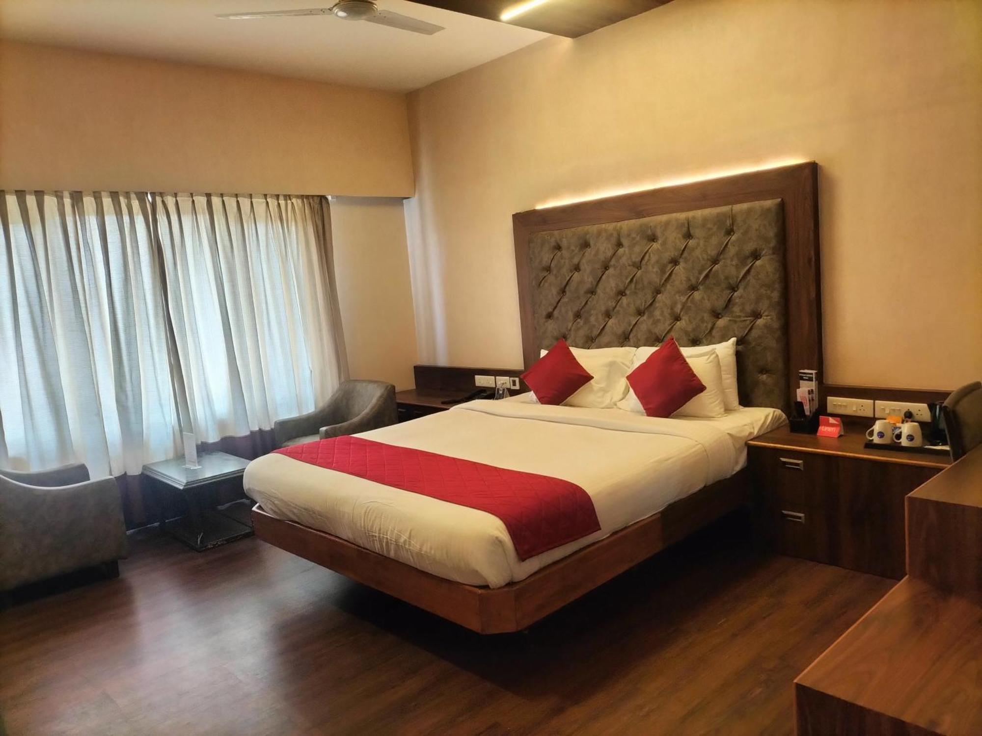 Zip By Spree Hotels Surabi International فيلوري المظهر الخارجي الصورة